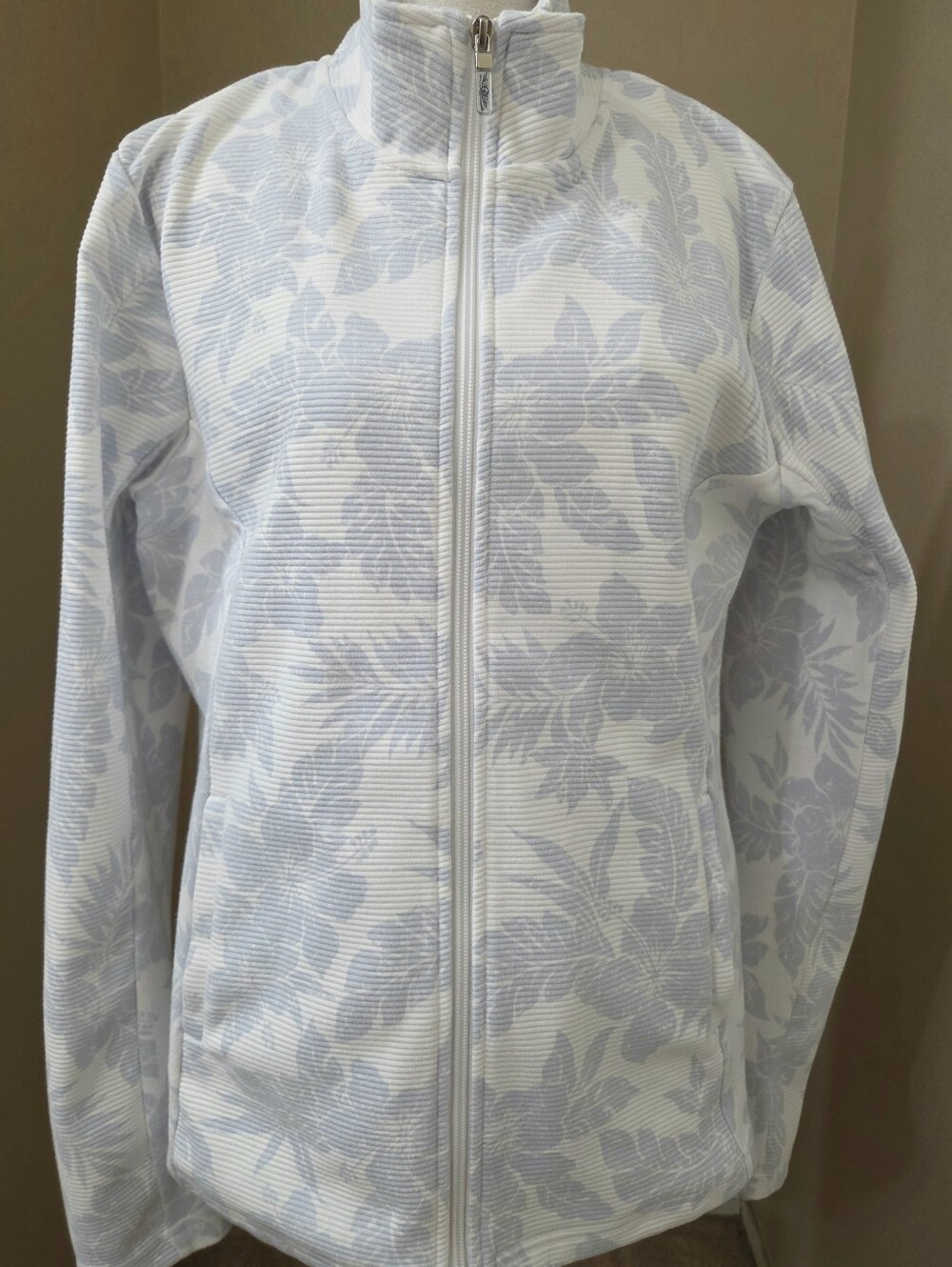 "Straight Down" Brand Women's Light Blue Floral Zip-Up Jacket. XL
